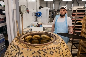 Иностранцам в Петербурге могут запретить работать в торговле