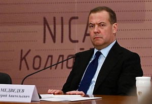 Медведев: Россия сама обеспечивает нужды СВО, в отличие от Украины