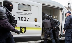 Полиция Молдавии задержала мэра села Деренеу и представителя митрополии
