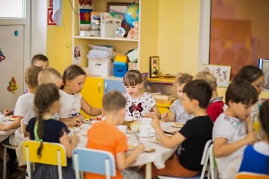 В Госдуме объяснили, кого могут зачислить в детский сад без очереди