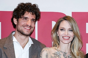 Анджелина Джоли и Луи Гаррель появились вместе на публике на фоне слухов о романе