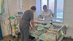 В Приморье пьяный мужчина пытался зарезать 11-летнюю дочь, она в реанимации