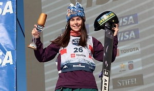 МОК потребовал от второго украинского спортсмена убрать политический лозунг со шлема