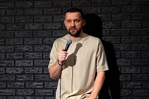 Комик Руслан Белый* в своём выступлении раскритиковал неторопливый быт в Испании