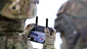 Боец из «Ахмата» два часа сидел на скользком дереве в мороз для установки связи на СВО