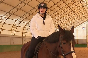 Петербургские врачи спасли наездницу, на которую упал 350-килограммовый конь