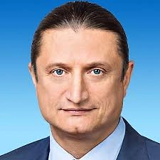 Нам не нужно охлаждение ради охлаждения, нам нужно охлаждение ради жизни. Такими методами экономика уже не просто охладится, а «заморозится» — и в итоге посыплется. Иными словами, голодание должно быть лечебным, а не опасным. Если цель — голодать только ради снижения веса, а не ради здоровья, то летальный исход — это нормально. Быстро достигается нужная цель.