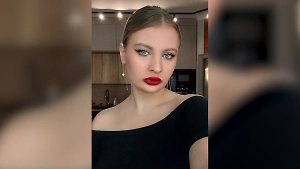 Невестка Наташи Королёвой снялась на видео в откровенном платье в Таиланде