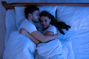 Женщинам нужно больше часов сна? Эксперты развенчали миф из соцсетей