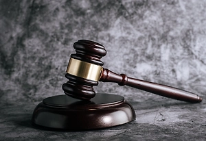 ВККС разрешила арест бывшего судьи из Адыгеи за взятку в 2,5 млн, но найти его не смогли