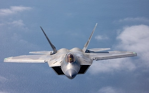 В США вспомнили, как самолёт РЭБ «уничтожил» истребитель F-22