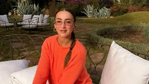 «С будущим мужем»: Бузова подогрела слухи о свадьбе — и нарвалась на хейт из-за ошибки