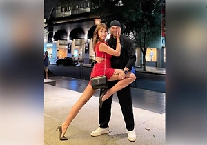 Короткое алое платье и танго: Полина Диброва выложила горячие кадры с возлюбленным