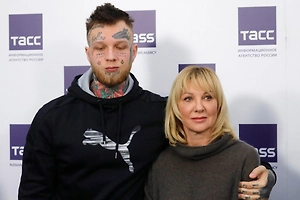 Звезда сериала «Каменская» рассказала, как смирилась с татуировками сына на лице