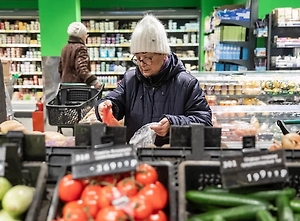 Огурцы по цене креветок: В России подорожали тепличные овощи, несмотря на рост производства