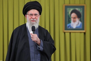 Al Mayadeen: Али Хаменеи жив и руководит боевыми действиями