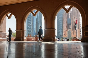 Российские туристы попали в эпицентр работы ПВО в Абу-Даби