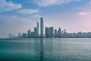 Ракетные удары по Абу-Даби не заставили российских туристов отменить отпуска