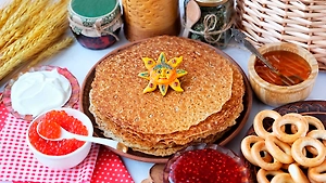 Доставайте сметану! Топ-5 блинов на Масленицу-2026: тонкие с дырочками, пышные на кефире и прочные на кипятке