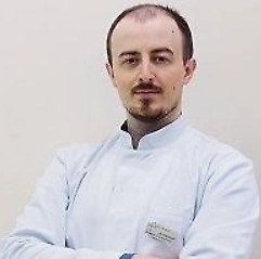 Вторая важная функция селена кардиопротекторная. Он защищает человека от риска инфаркта миокарда. Было доказано, что дефицит селена повышает риск развития инфаркта в семь раз. Третья немаловажная функция селена — участие в работе опорно-двигательного аппарата, а точнее крупных суставов. При его дефиците возникает риск артрозов.