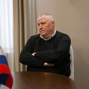 О чём говорит Пивненко, заявляя, что они вернут территории? Какие территории? Они продолжат терять исконно русские земли, которые будут возвращаться в состав РФ. Поэтому он просто озвучивает нарративы своего руководителя Зеленского. А что ему ещё говорить? Сказали «до последнего украинца», вот и будут воевать до последнего украинца. Немыслимо, что там появился уже регион, в котором не осталось мужчин призывного возраста.