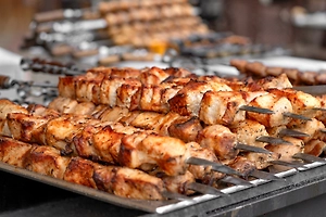 Москвич пожарил шашлыки на у себя на балконе и получил 13 суток ареста
