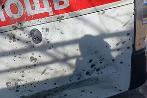 Два авто, включая машину скорой помощи, подорвались на минах в Херсонской области