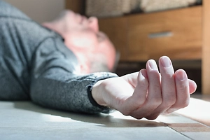 Парализованного после инфаркта российского хирурга не могут вывезти из Таиланда