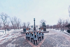 В День защитника Отечества хоры по всей стране исполнили песню «Время героев»

