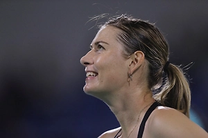 Жених Марии Шараповой утешил её после поражения на Уимблдоне поцелуями туда...