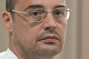 Стало известно, сколько заплатит Гуф за инцидент в бане, где он подрался с полицейским