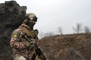 Англоязычному наёмнику из ВСУ оторвало ногу в прямом эфире при эвакуации с передовой