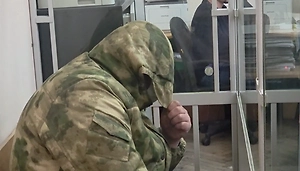 Убийца 9-летнего Паши из Петербурга закрывал лицо капюшоном в суде