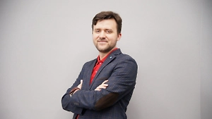 Есть понятие деятельности, есть понятие индустрии, рынка, профессии. Сама деятельность креаторов, фотографов и обработчиков, естественно, никуда не денется. Как раньше люди рисовали портреты и натюрморты, так и сейчас они продолжают это делать.