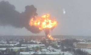 Бензовоз рванул на заправке под Сургутом, раскидав людей на десятки метров