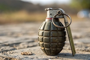 Предмет, похожий на гранату, нашли в салоне авто в Петербурге