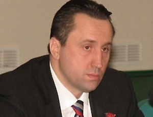 Это не просто нездоровая коммерческая фантазия, а удар по основам, на которых веками строилась духовная жизнь нашего народа. Подобные вещи размывают границы между священным и мирским, оскорбляют память миллионов людей, чья жизнь была связана с верой.