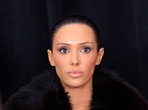 Обнажённая жена Канье Уэста оседлала лошадь для дебютной съёмки в Vanity Fair