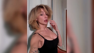 Бюст на миллион: Настю Ивлееву заподозрили в увеличении груди из-за новых фото