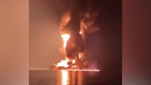 Танкер США загорелся после удара у берегов ОАЭ