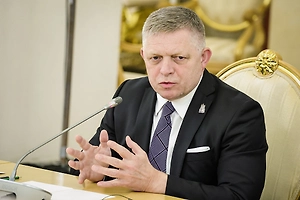 Фицо заявил, что проголосовал бы «обеими руками» за мандат ЕС в переговорах по Украине