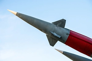 КСИР ударил по Тель-Авиву ракетами с разделяющейся головной частью