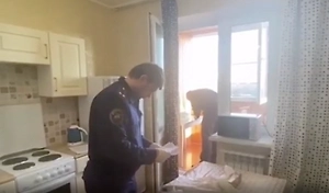 СК показал квартиру в Ногинске, где нашли зарезанного 12-летнего мальчика