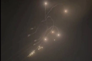 Иран прямо сейчас атакует ракетами Дубай