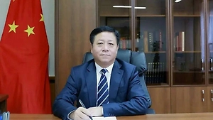 Как говорится: «Здоровье — это единица, а всё остальное — нули после неё». Без здоровья всего народа невозможно построение среднезажиточного общества. 2026 год является первым годом реализации 15-й пятилетней программы, строительство «Здорового Китая» также вступает в новый этап повышения качества и эффективности. Китай ускоренно продвигается от обеспечения принципа «получить лечение при болезни» к системе качественной медицины и эффективного управления здравоохранением.