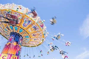 Шестилетняя москвичка ударилась головой на карусели в свой день рождения