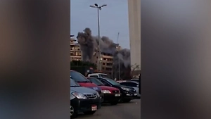 Удар Израиля по югу Ливана привёл к обрушению здания в Бейруте
