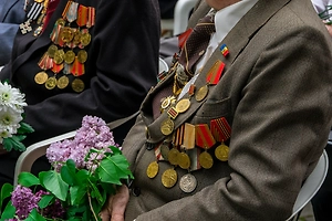 Выплаты в честь Дня Победы получат почти 15 тысяч ветеранов из Подмосковья