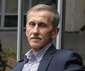 Также Трампу не нравится позиция Макрона, позиция Франции в конфликте на Ближнем Востоке. Все эти моменты, видимо, суммируются, накапливаются, и у Трампа не выдерживают нервы, и он, в общем, говорит то, о чём, наверное, думает на самом деле.