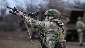 Считавшийся погибшим боец Механ четыре дня полз к сослуживцам с осколком в переломанной ноге